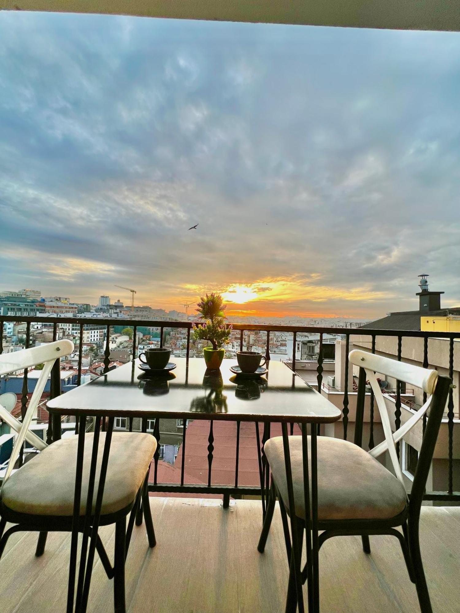 Taksim Larissa Апарт-готель 2*